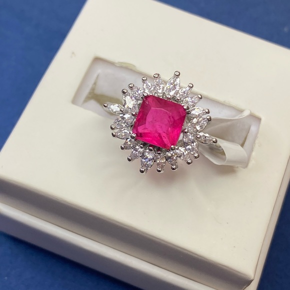 Princess cut Fusion Hot Pink Quartz Ring - Picture 3 of 14